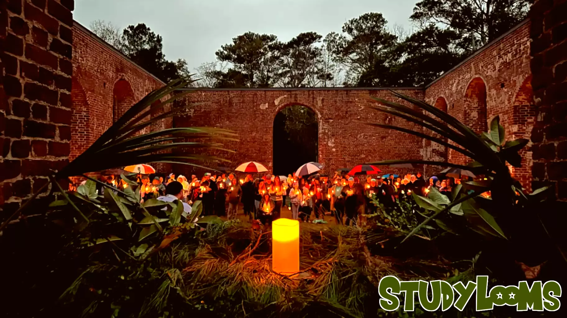 Holiday Events Combine Festivities with History and Education