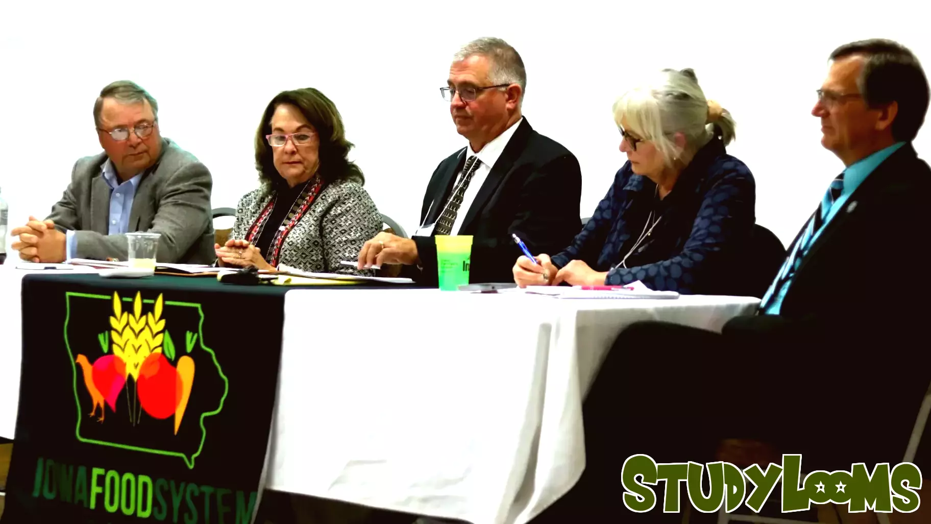 Iowa Legislators Address Food Policy and Education Initiatives