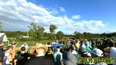 UMW Rugby Team Lends a Hand at Rappahannock Education Farm